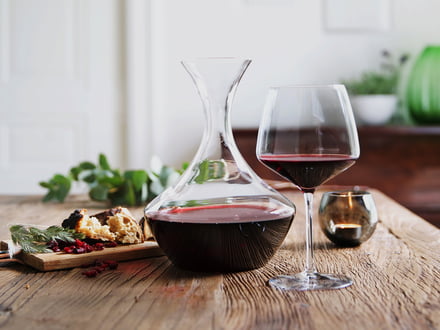 Appréciez un bon verre de vin avec les produits en verre de Holmegaard