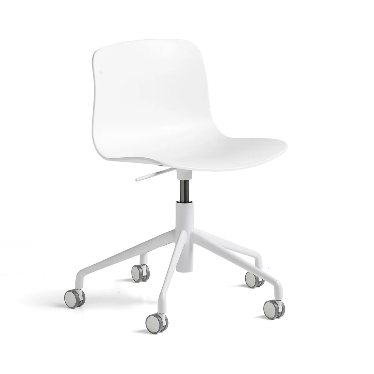 HAY - About A Chair AAC 50 avec Gaslift, aluminium blanc / white 2. 0 HAY - About A Chair AAC 50 avec Gaslift, aluminium blanc / white 2. 0