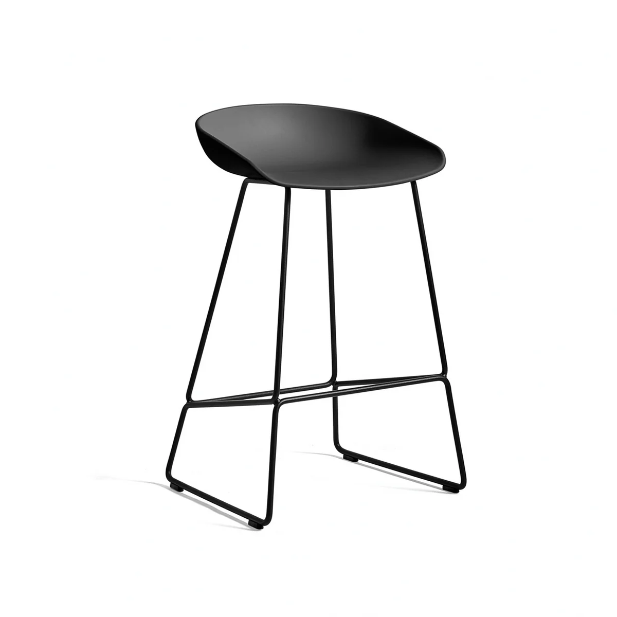 HAY - About A Stool AAS 38 Tabouret de bar H 76, black 2. 0 (patins en plastique) HAY - About A Stool AAS 38 Tabouret de bar H 76, black 2. 0 (patins en plastique)