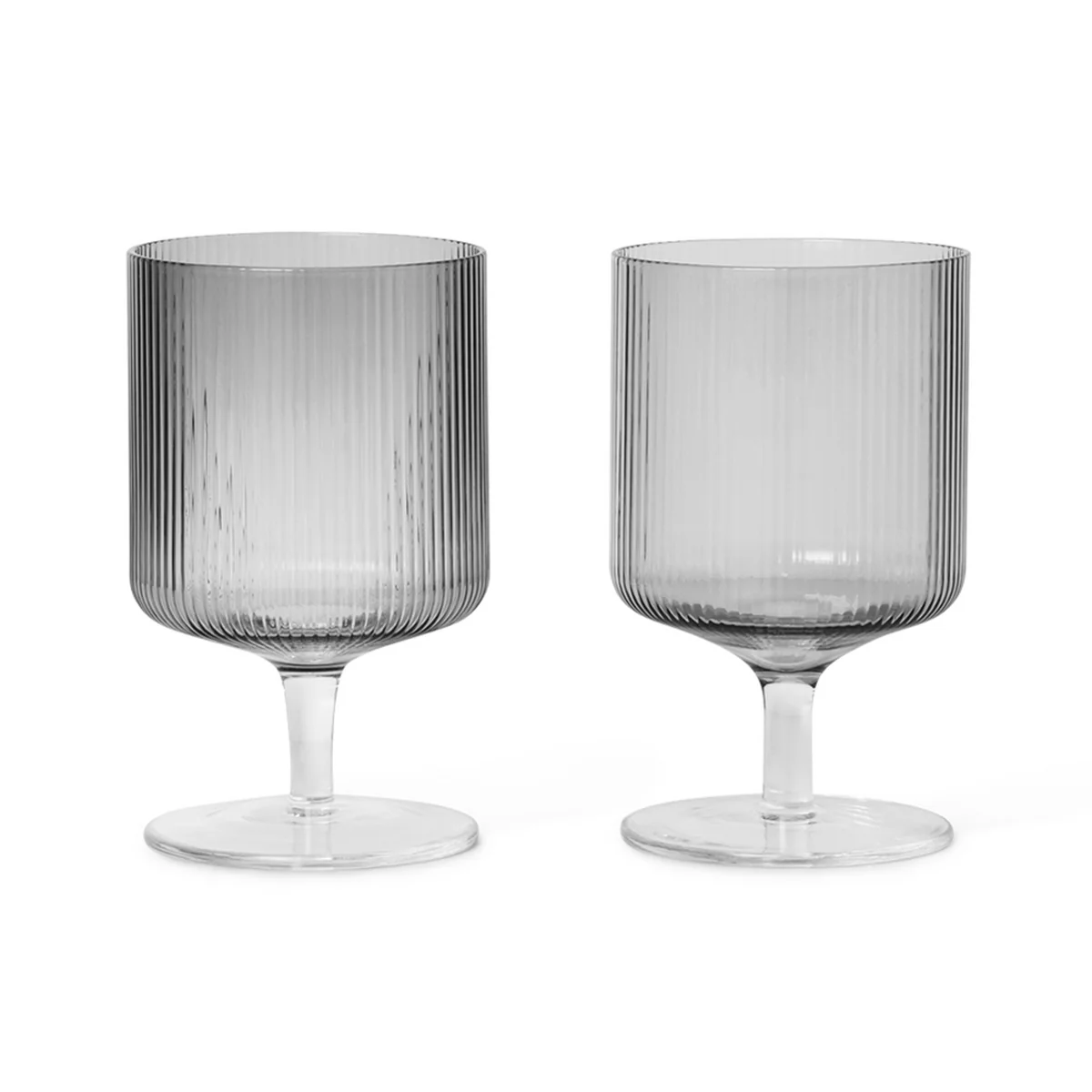 Ferm Living - Ripple Verre à vin, smoked grey (set de 2) Ferm Living - Ripple Verre à vin, smoked grey (set de 2)