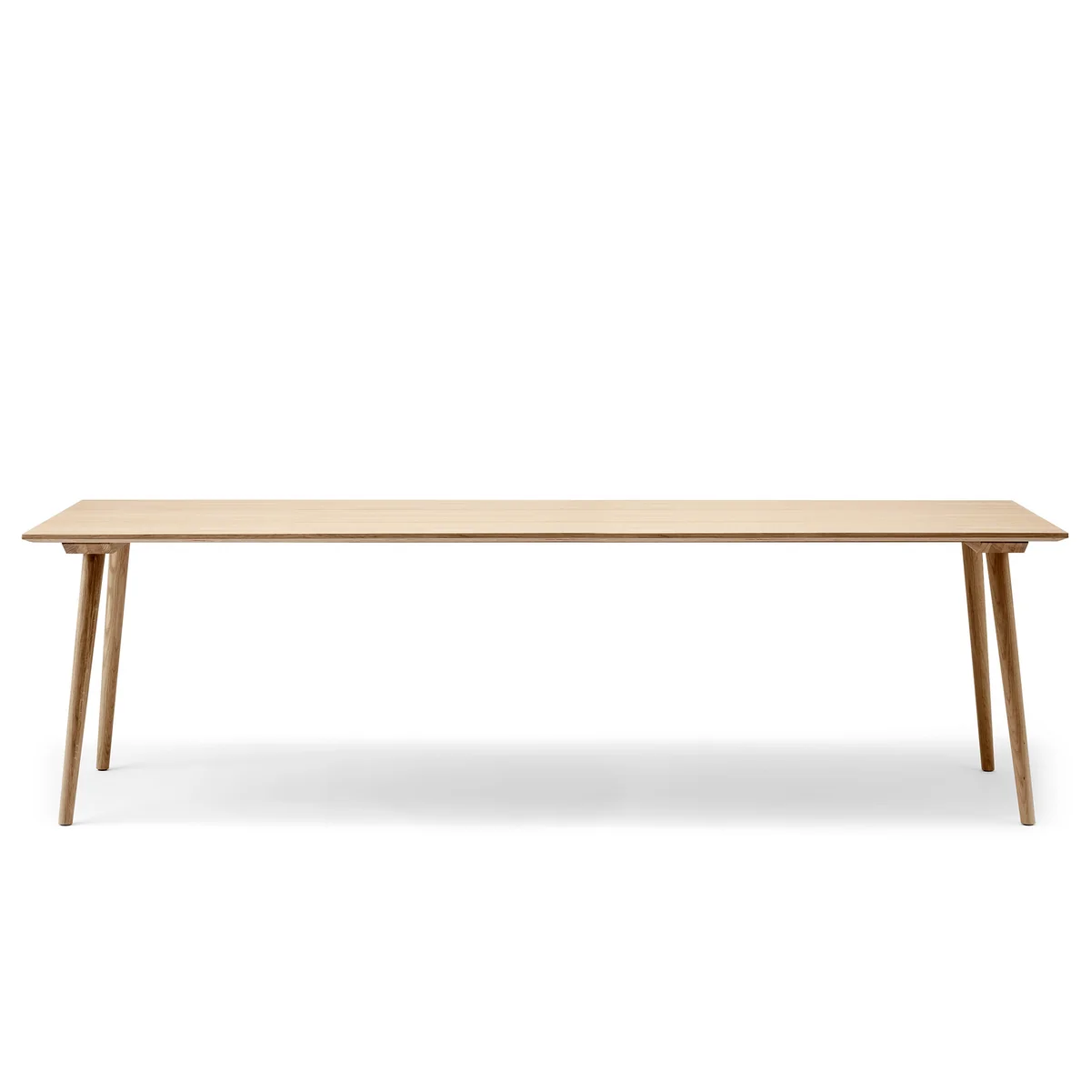 & tradition - Table 'In Between' SK6, 100 x 250 cm, chêne laqué & tradition - Table 'In Between' SK6, 100 x 250 cm, chêne laqué