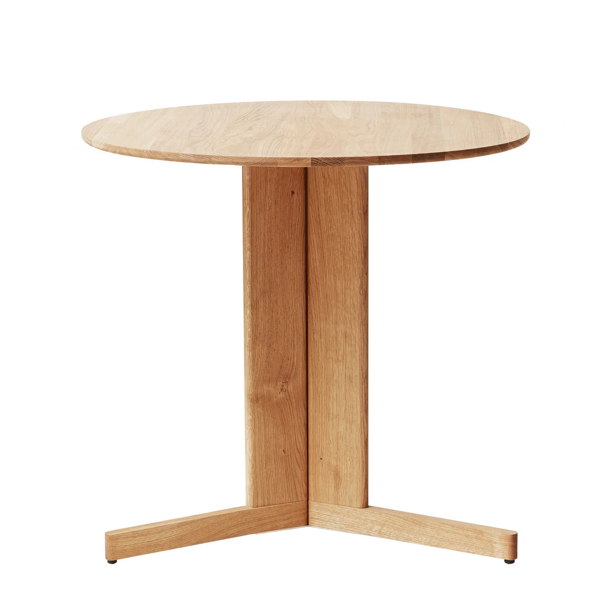 Form & Refine - Trefoil Table, Ø 75 cm, chêne blanc pigmenté Form & Refine - Trefoil Table, Ø 75 cm, chêne blanc pigmenté