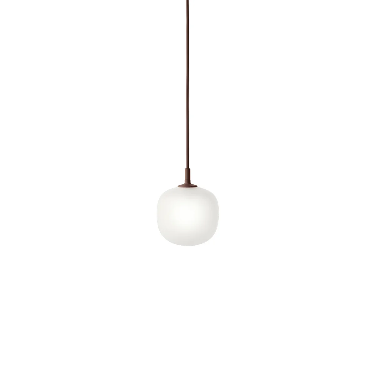 Muuto - Rime Lampe suspendue Ø 12 cm, opale / deep red Muuto - Rime Lampe suspendue Ø 12 cm, opale / deep red