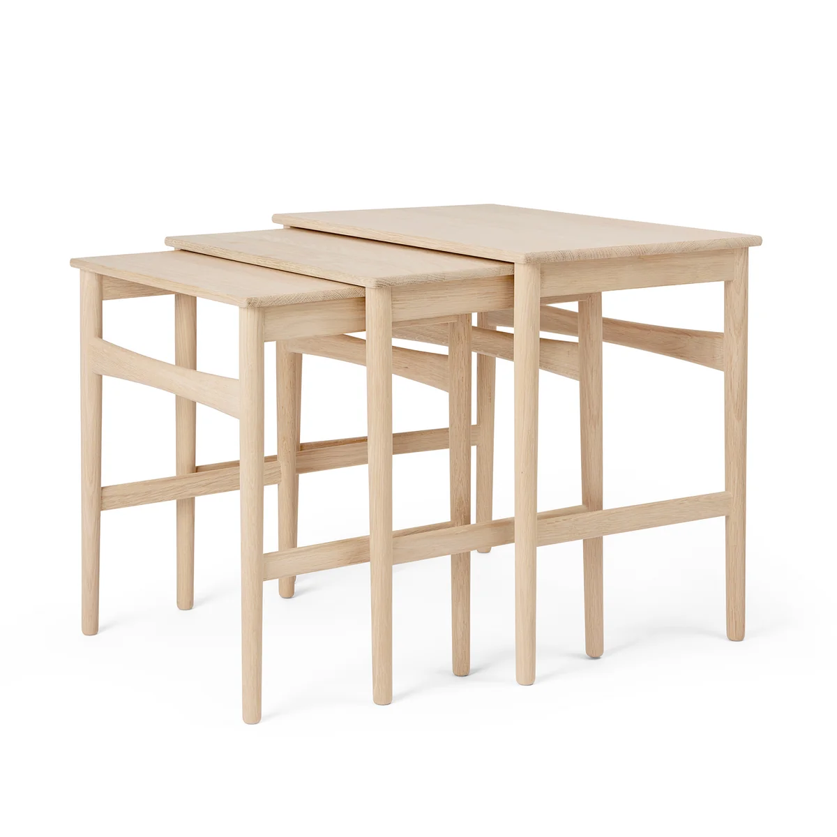 Carl Hansen - CH004 Nesting Tables, chêne savonné (lot de 3) Carl Hansen - CH004 Nesting Tables, chêne savonné (lot de 3)