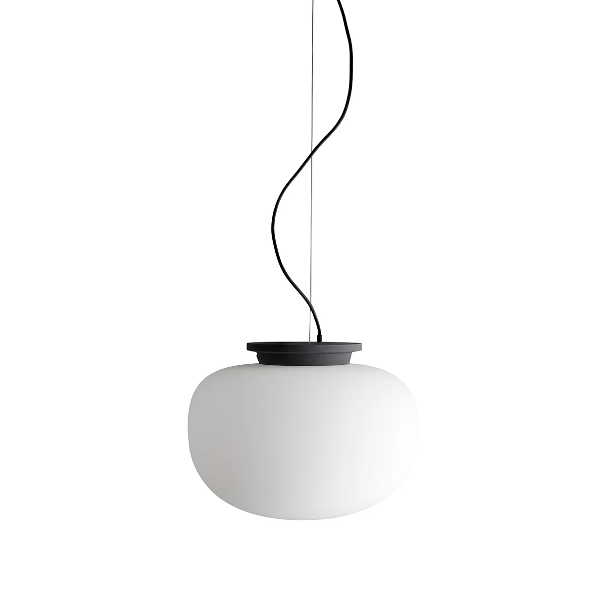 Frandsen - Supernate Lampe suspendue, Ø 28 x 21 H cm, blanc opale / noir Frandsen - Supernate Lampe suspendue, Ø 28 x 21 H cm, blanc opale / noir