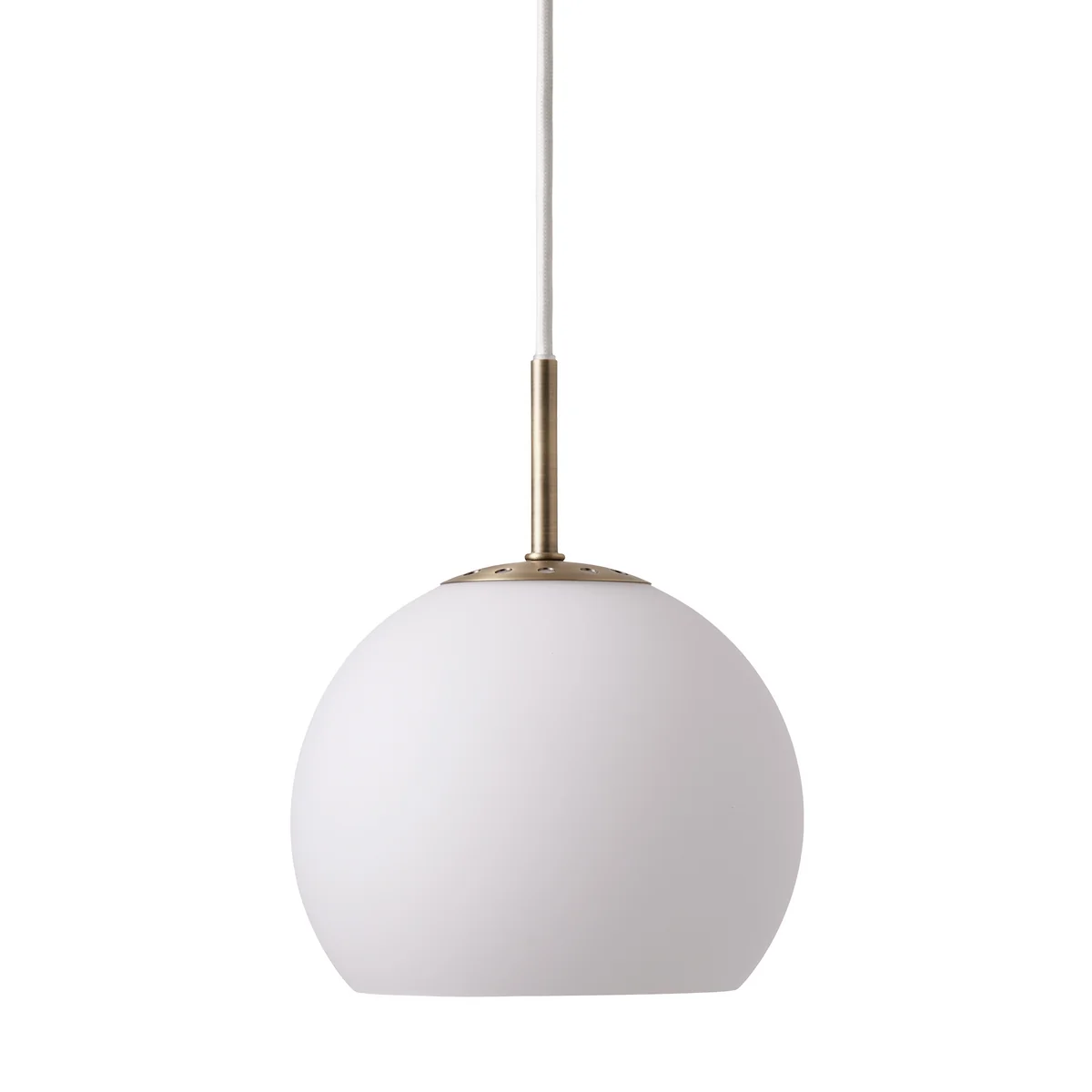 Frandsen - Ball Lampe à suspendre verre Ø 18 cm, blanc opalin Frandsen - Ball Lampe à suspendre verre Ø 18 cm, blanc opalin
