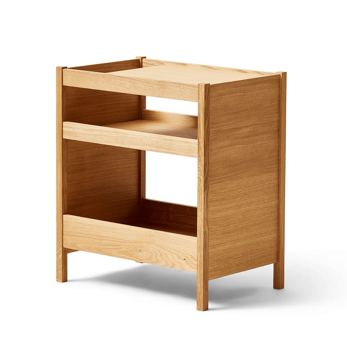 Form & Refine - Journal Table d'appoint, chêne naturel Form & Refine - Journal Table d'appoint, chêne naturel