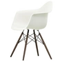 Vitra - Eames Plastic Armchair DAW, érable foncé / blanc (patins en plastique basic dark)
