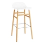 Normann Copenhagen - Tabouret de bar Form 75 cm, pieds en bois, chêne/blanc