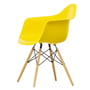 Vitra - Fauteuil en plastique Eames DAW, érable jaunâtre / lumière du soleil (feutre planeur blanc)