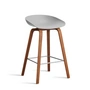 HAY - About A Stool AAS 32 H 65 cm, noyer laqué / acier inoxydable / concrete grey 2. 0 (patins en feutre)