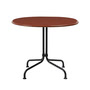 Gubi - Carmel Bistro Table de salon, 75 x 75 cm, noir / rock red