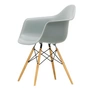 Vitra - Eames Plastic Armchair DAW RE, érable jaunâtre / gris clair (patins en feutre basic dark)
