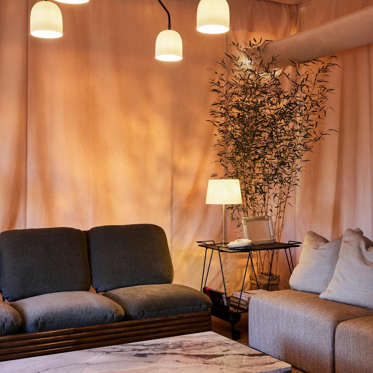 Gubi -9205-Lampe de table-Canvas-laiton A4