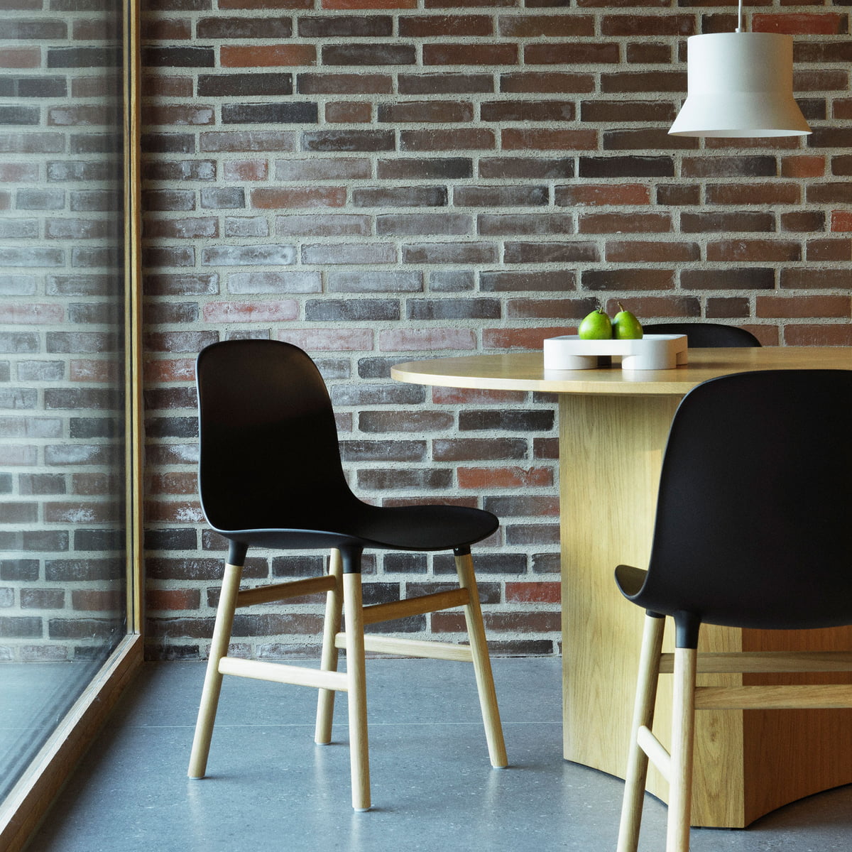 Form chaise, chêne / noir de Normann Copenhagen