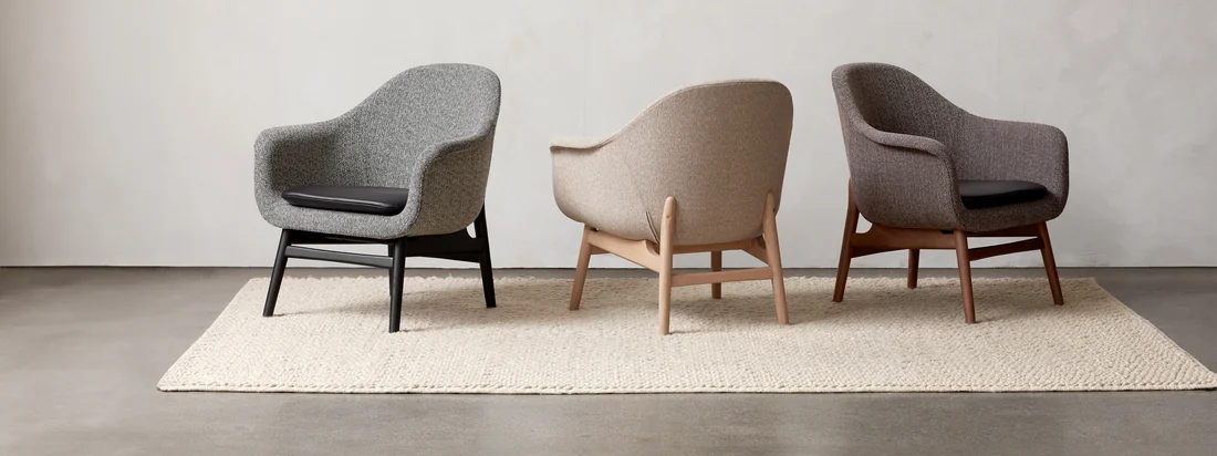 Ensemble ou séparément, les chaises de la collection Harbour d'Audo se combinent à merveille et offrent une assise idéale de la salle à manger au bureau.