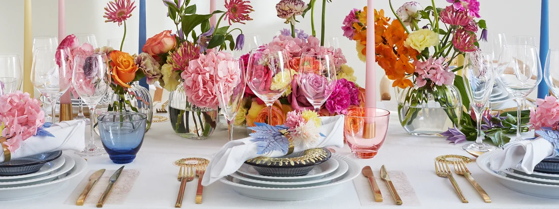 Hammershøi Les articles de table de Kähler Design se complètent à merveille et sont faciles à combiner. Ensemble, la vaisselle intemporelle décore la table pour un dîner élégant ou un brunch du dimanche.