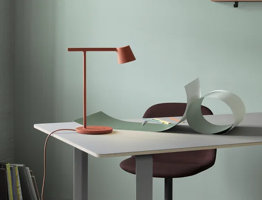 Trouvez la lampe de bureau qui convient à votre poste de travail.