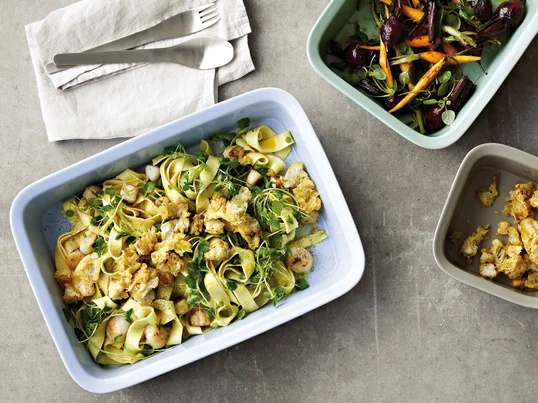 Rig-Tig by Stelton - plats à gratin Cook & Serve, bleu (set de 3) - en situation