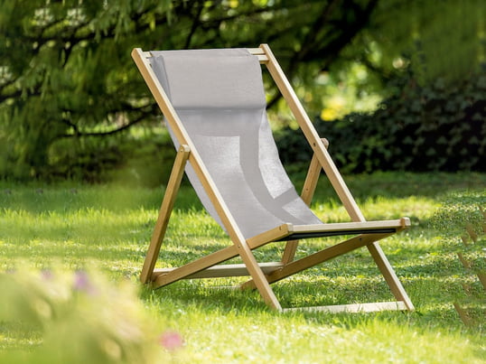 La chaise longue de jardin apporte une touche méditerranéenne à votre jardin. Grâce à sa capacité de réglage, la chaise longue permet différentes positions assises et couchées.
