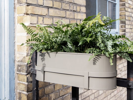 Avec la boîte, la créativité n'a pas de limites. Vos fleurs, plantes et herbes préférées sont très belles dans la boîte et décorent chaque balcon de façon magnifique.