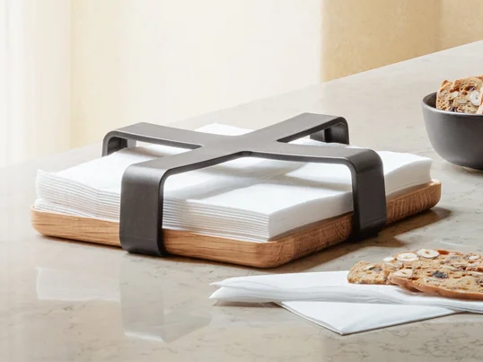 Le porte-serviettes n'est pas seulement un incontournable pratique sur la table de la salle à manger, mais il convainc aussi par son aspect rustique intemporel - idéal pour la table de fête et pour le quotidien.