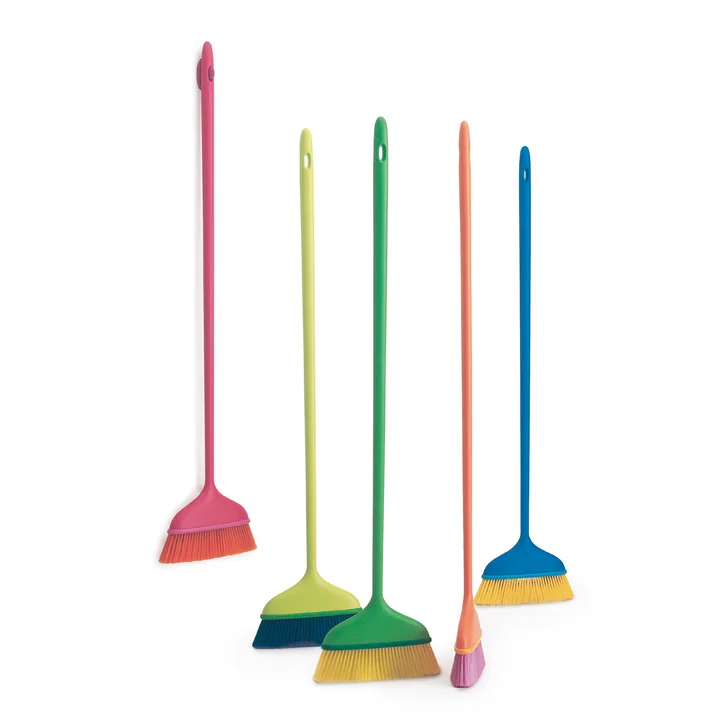 Balai Magò aux couleurs vives