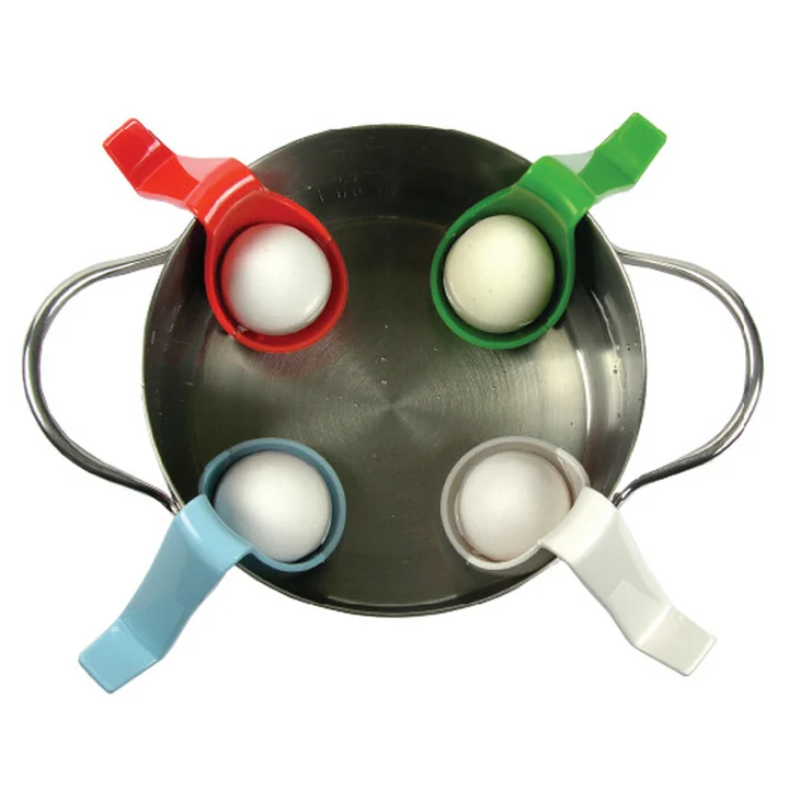 Eiko dans une casserole