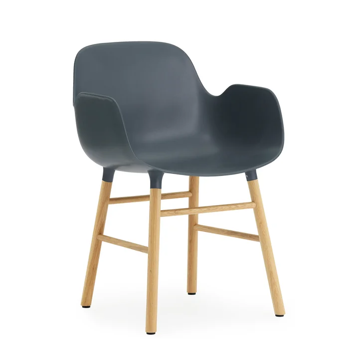 Normann Copenhagen - Form Armchair, Wood Legs, chêne / bleu
