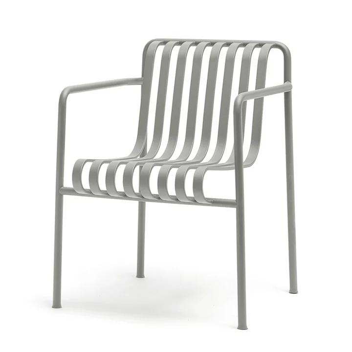Le Palissade Dining Armchair de HAY en gris clair