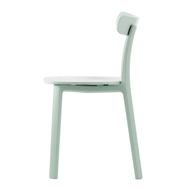 Le site All Plastic Chair dans le gris de glace de Vitra