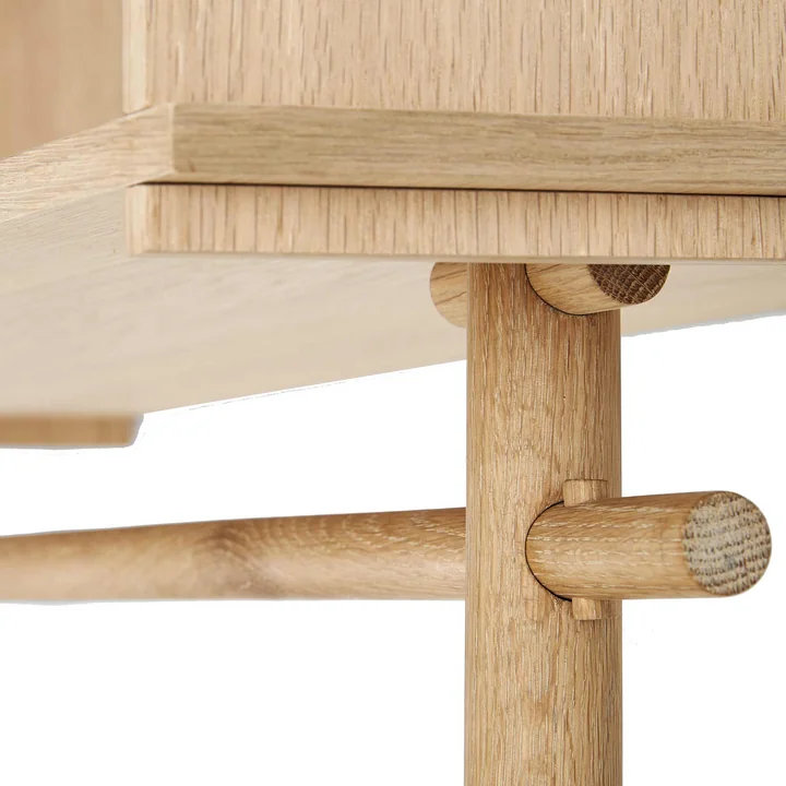 Töjbox de Woud avec des poteaux saillants