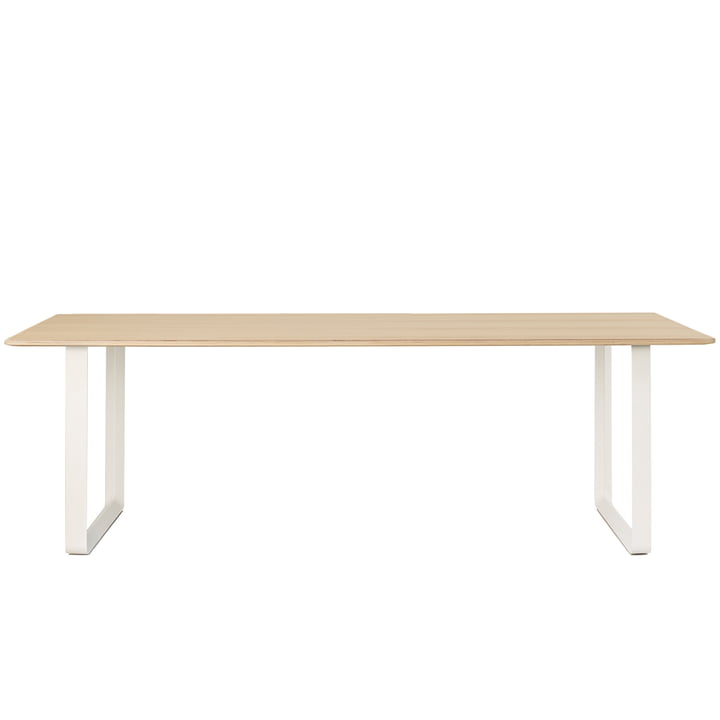70/70 Table 225 x 90 cm, par Muuto en chêne / blanc