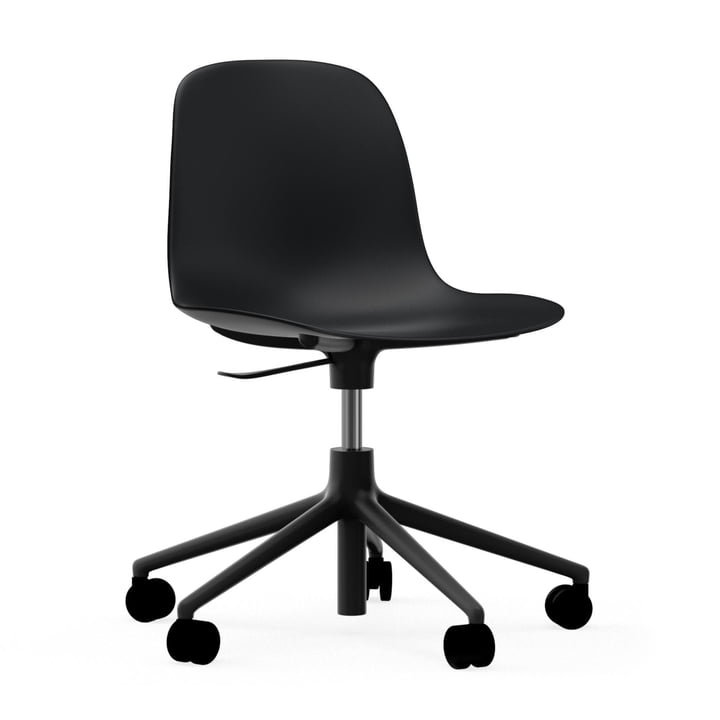 Chaise pivotante de bureau Form par Normann Copenhagen en noir / aluminium noir