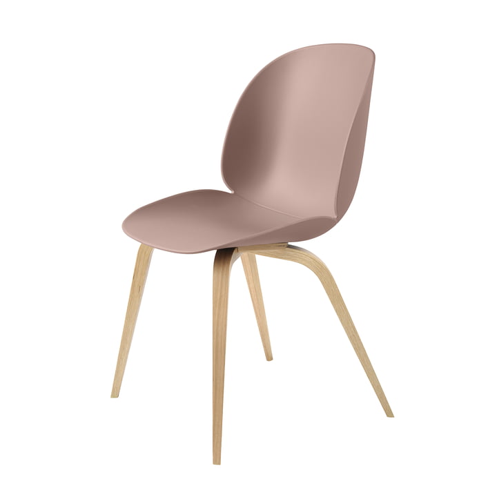 Dining Chair Beetle base en bois par Gubi en chêne / sweet pink