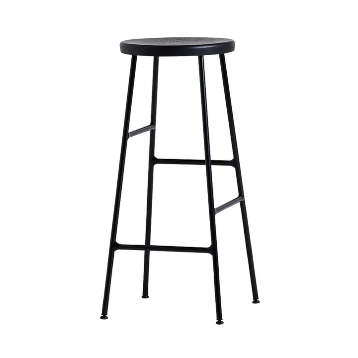 Tabouret de bar Cornet High H 75 cm par HAY en chêne teinté noir / noir