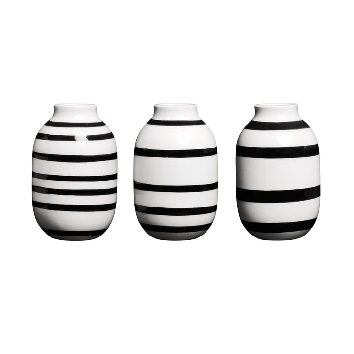 Omaggio Vase miniature H 8 cm, noir (lot de 3) par Kähler Design
