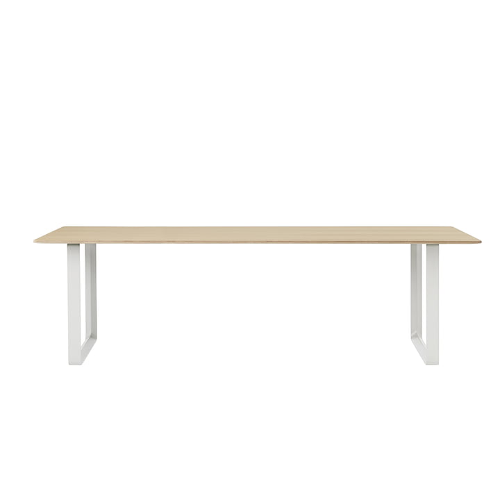 70/70 table à manger 255 x 108 cm de Muuto en chêne / blanc