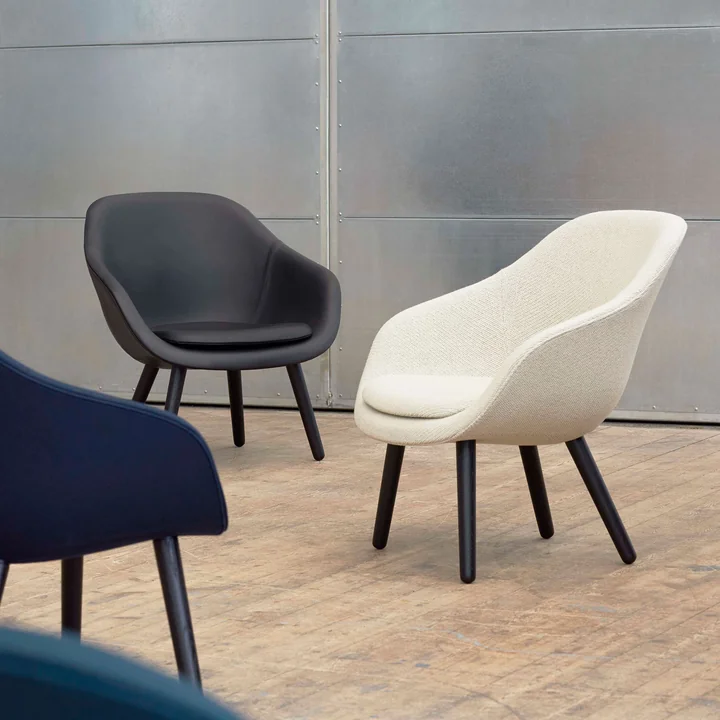 About A Lounge Chair AAL 82 de HAY