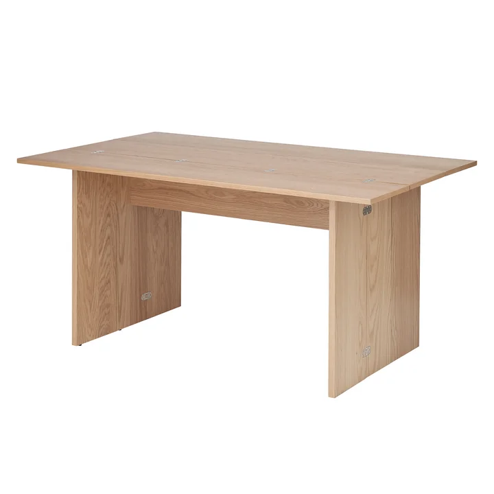 Flip Table, pliable 3 fois en chêne de Design House Stockholm