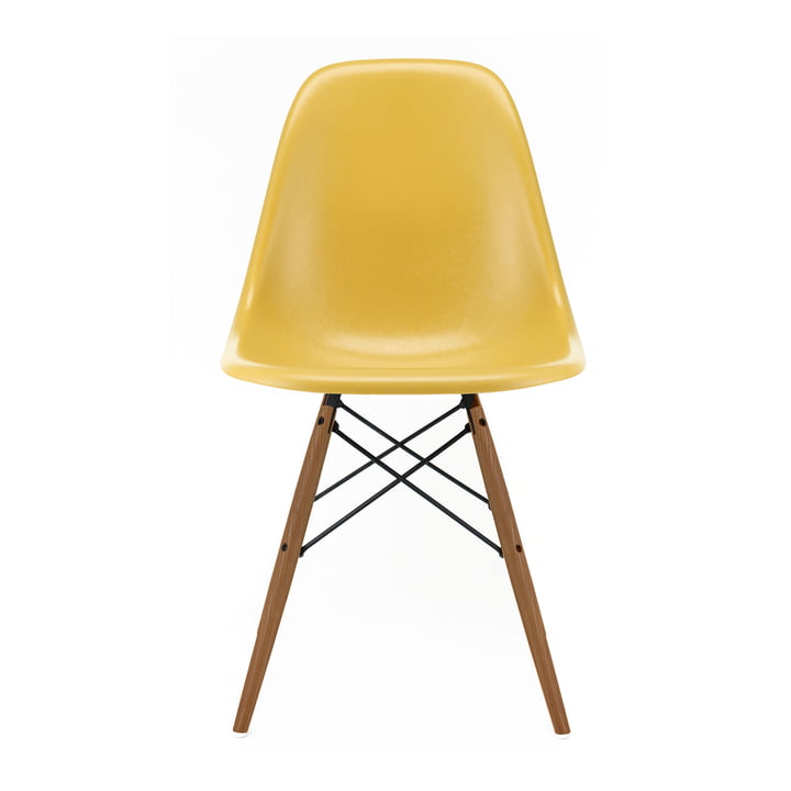 Eames Fiberglass Side Chair DSW by Vitra en frêne miel / Eames ocre clair