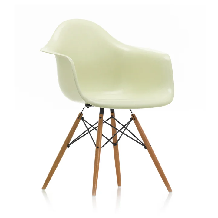 Fauteuil Eames Vitra en fibre de verre DAW en miel de frêne / parchemin Eames