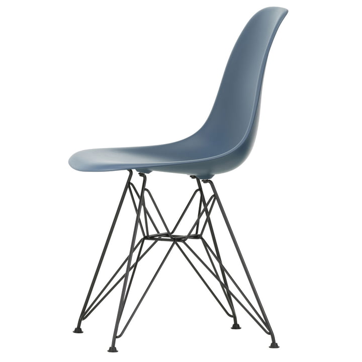 Chaise Eames Plastic Side Chair DSR by Vitra en bleu foncé / bleu marine basique
