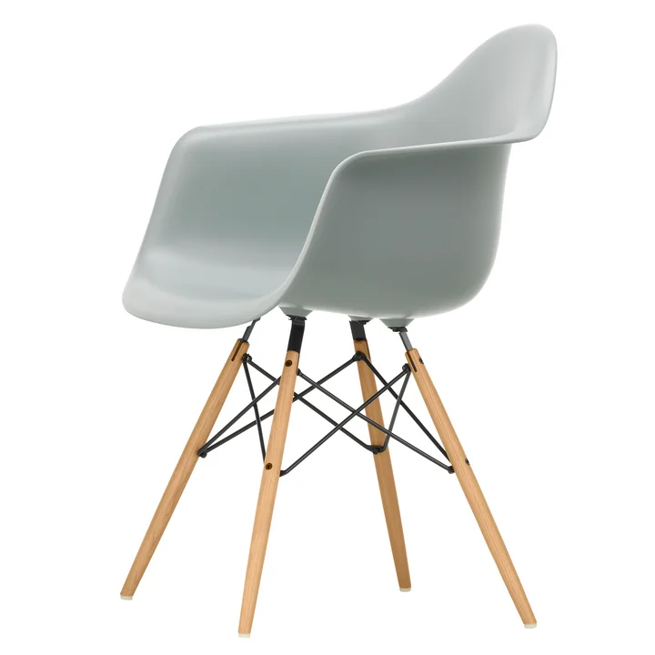 Eames Plastic Armchair DAW de Vitra en frêne couleur miel / gris clair