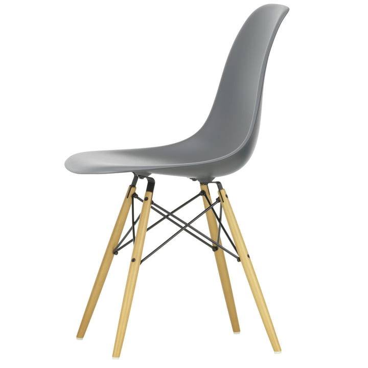 Chaise Eames Plastic Side Chair DSW by Vitra en érable jaunâtre / gris granit