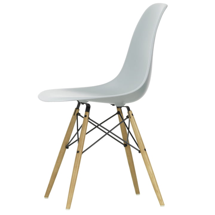 Eames Plastic Side Chair DSW by Vitra en frêne miel / gris clair
