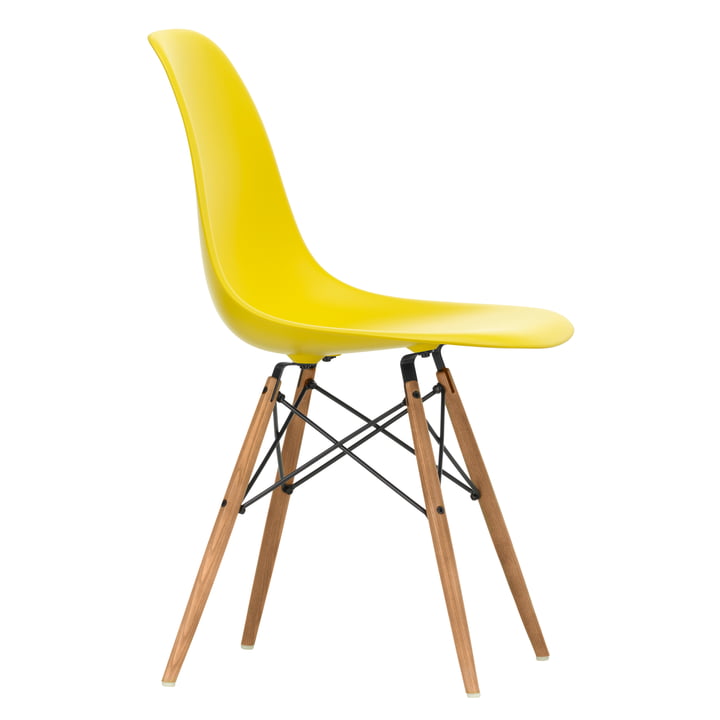 Eames Plastic Side Chair DSW by Vitra en frêne couleur miel / lumière du soleil