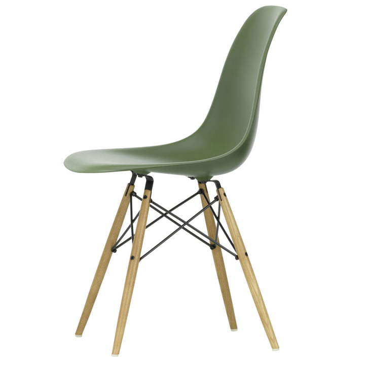 Chaise Eames Plastic Side Chair DSW by Vitra en frêne miel / forêt