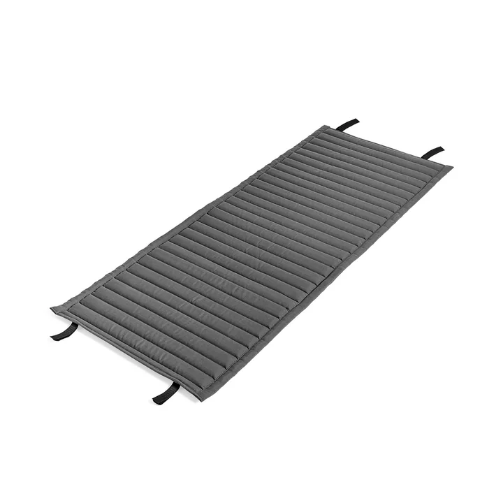 Palissade Quilted Cushion pour Lounge Chair High de HAY en anthracite