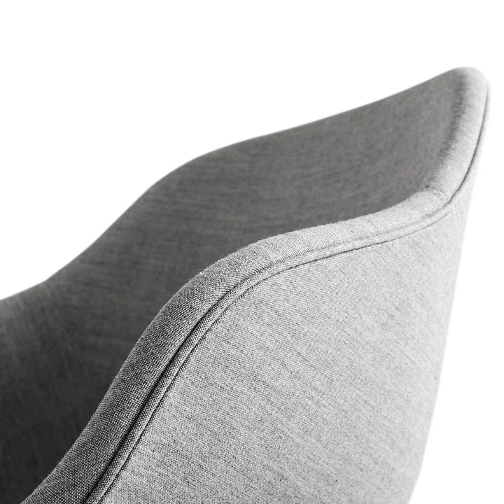 About A Chair AAC 121 par HAY dans Remix-133